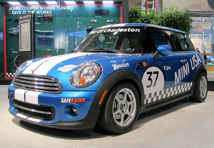 Παρουσιάστηκε ένα ιδιαίτερο Mini Cooper, το οποίο προορίζεται για να συμμετάσχει στους αγώνες B-Spec.